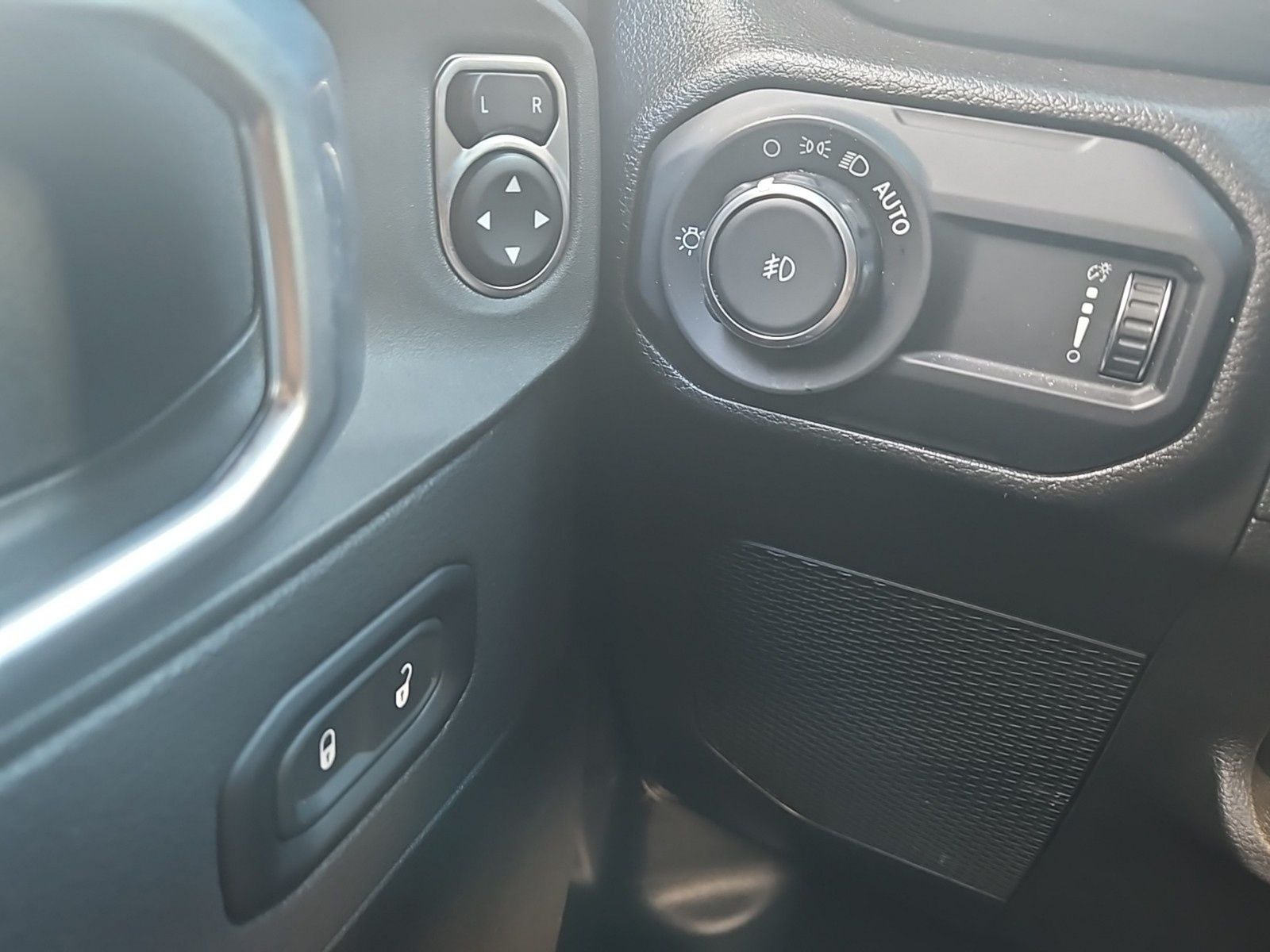 2023 Jeep Wrangler 4-Door Sahara Altitude 4x4