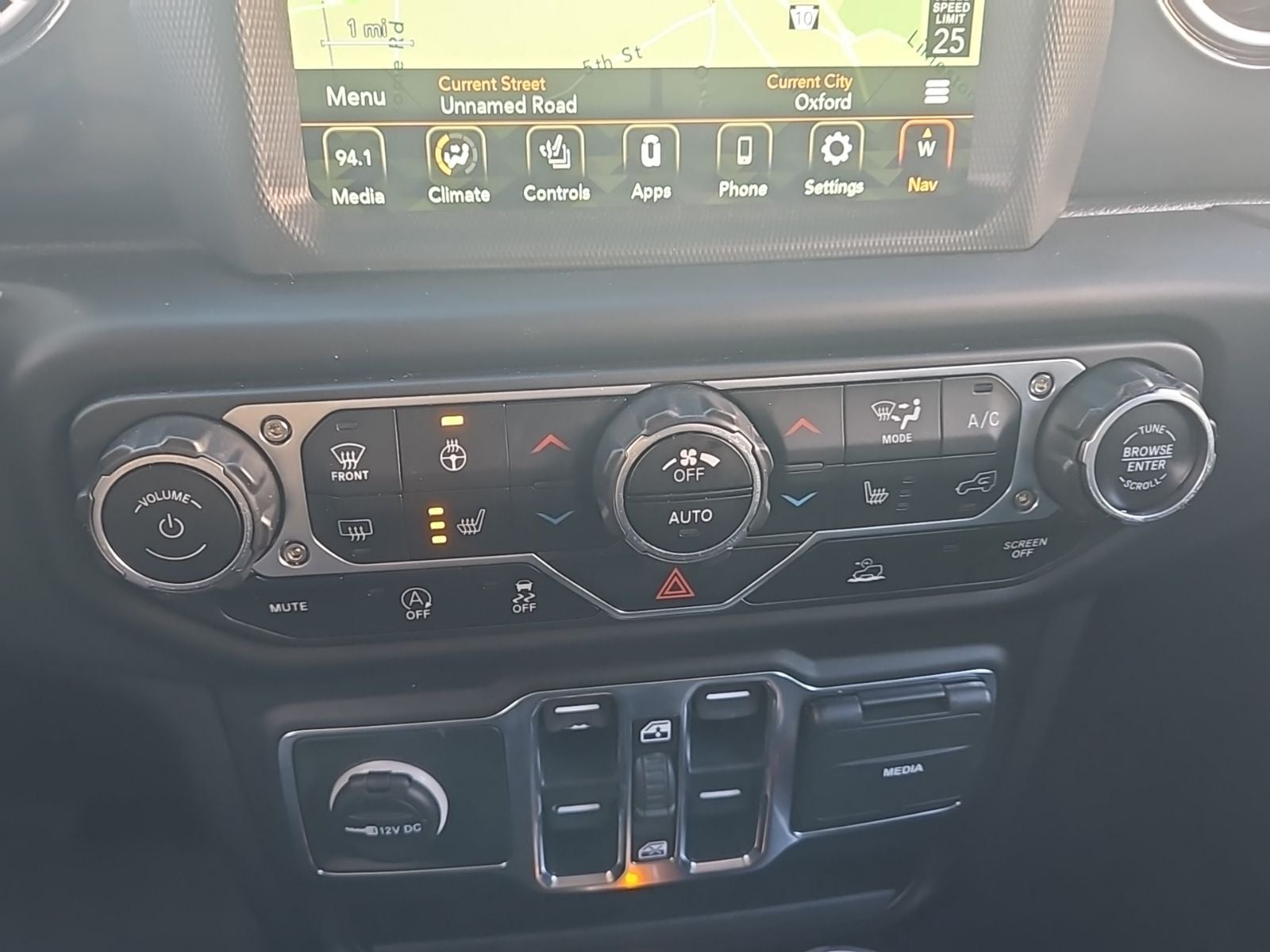 2023 Jeep Wrangler 4-Door Sahara Altitude 4x4