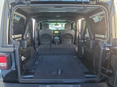 2023 Jeep Wrangler 4-Door Sahara Altitude 4x4