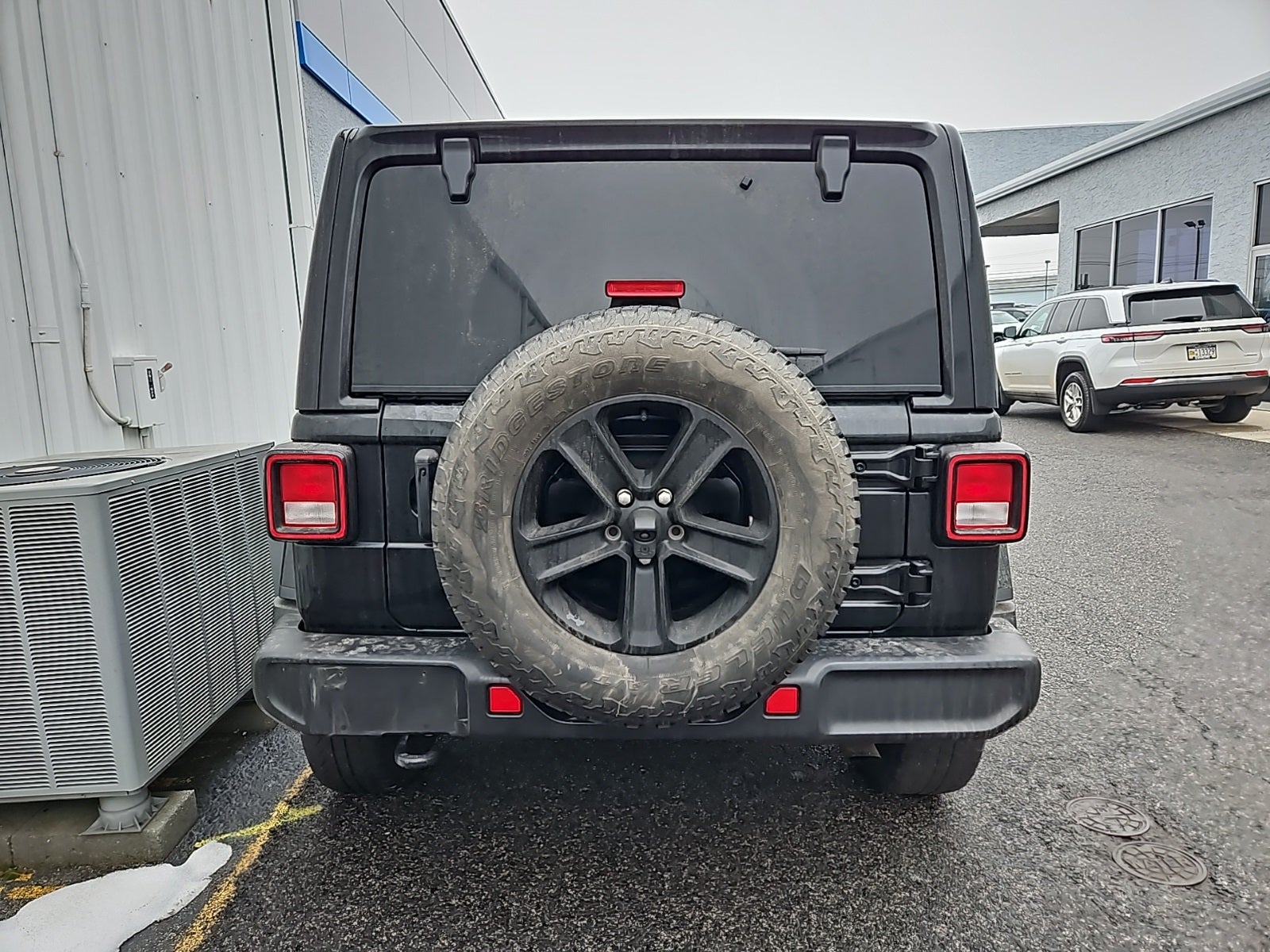 2023 Jeep Wrangler 4-Door Sahara Altitude 4x4