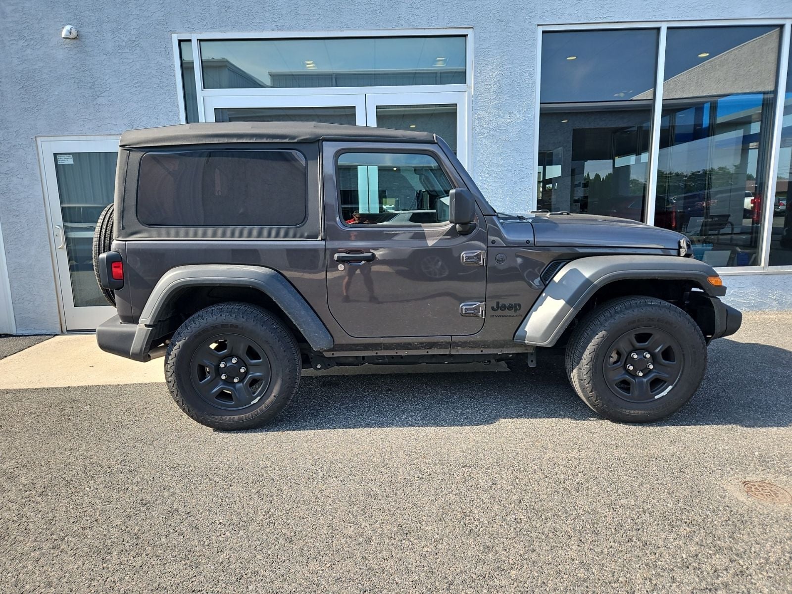2025 Jeep Wrangler 2-Door Sport 4x4