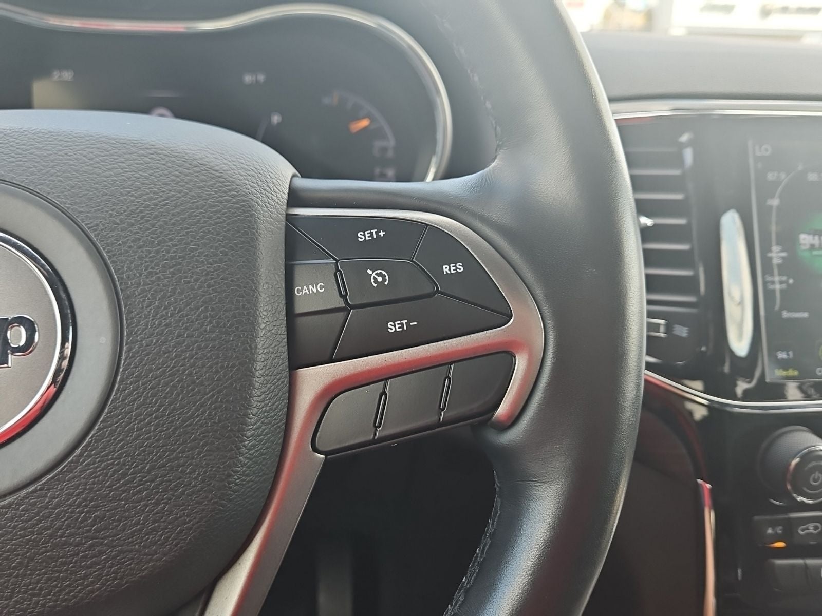 2021 Jeep Grand Cherokee Laredo X 4x4