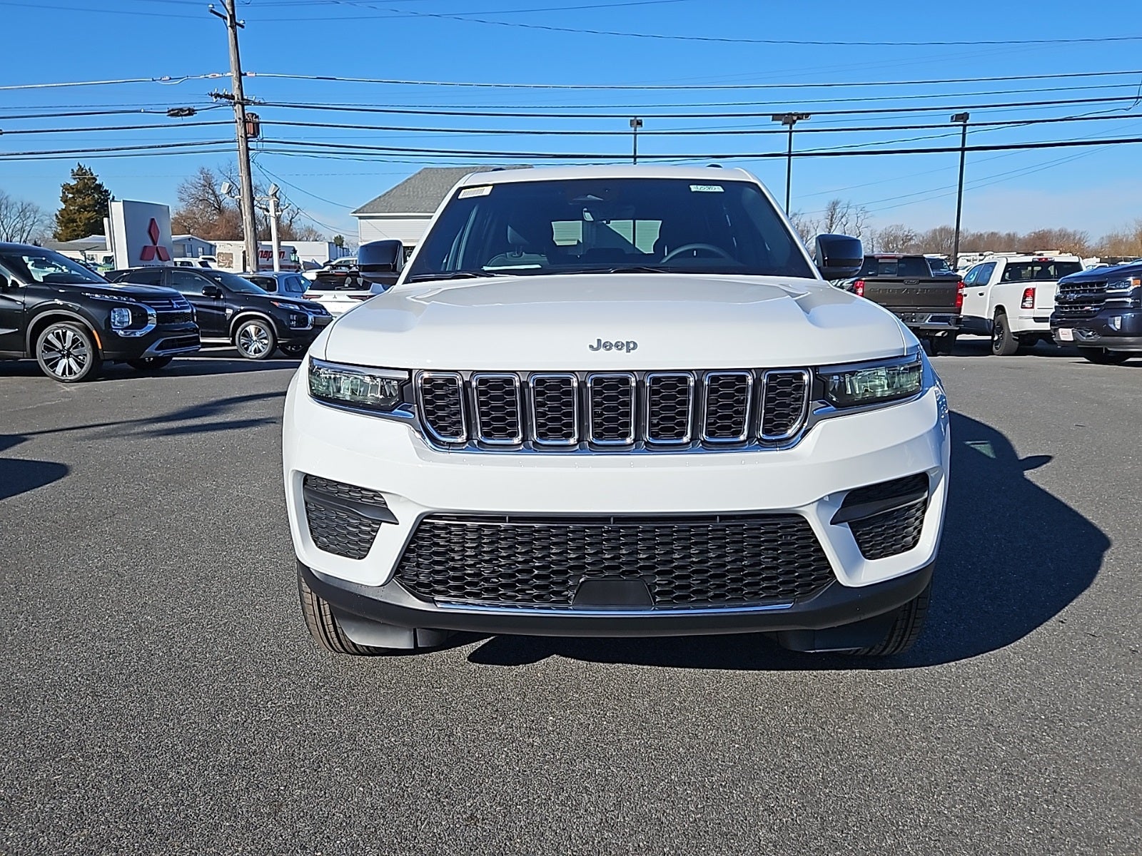 2025 Jeep Grand Cherokee GRAND CHEROKEE LAREDO X 4X4