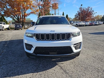 2025 Jeep Grand Cherokee GRAND CHEROKEE LAREDO X 4X4