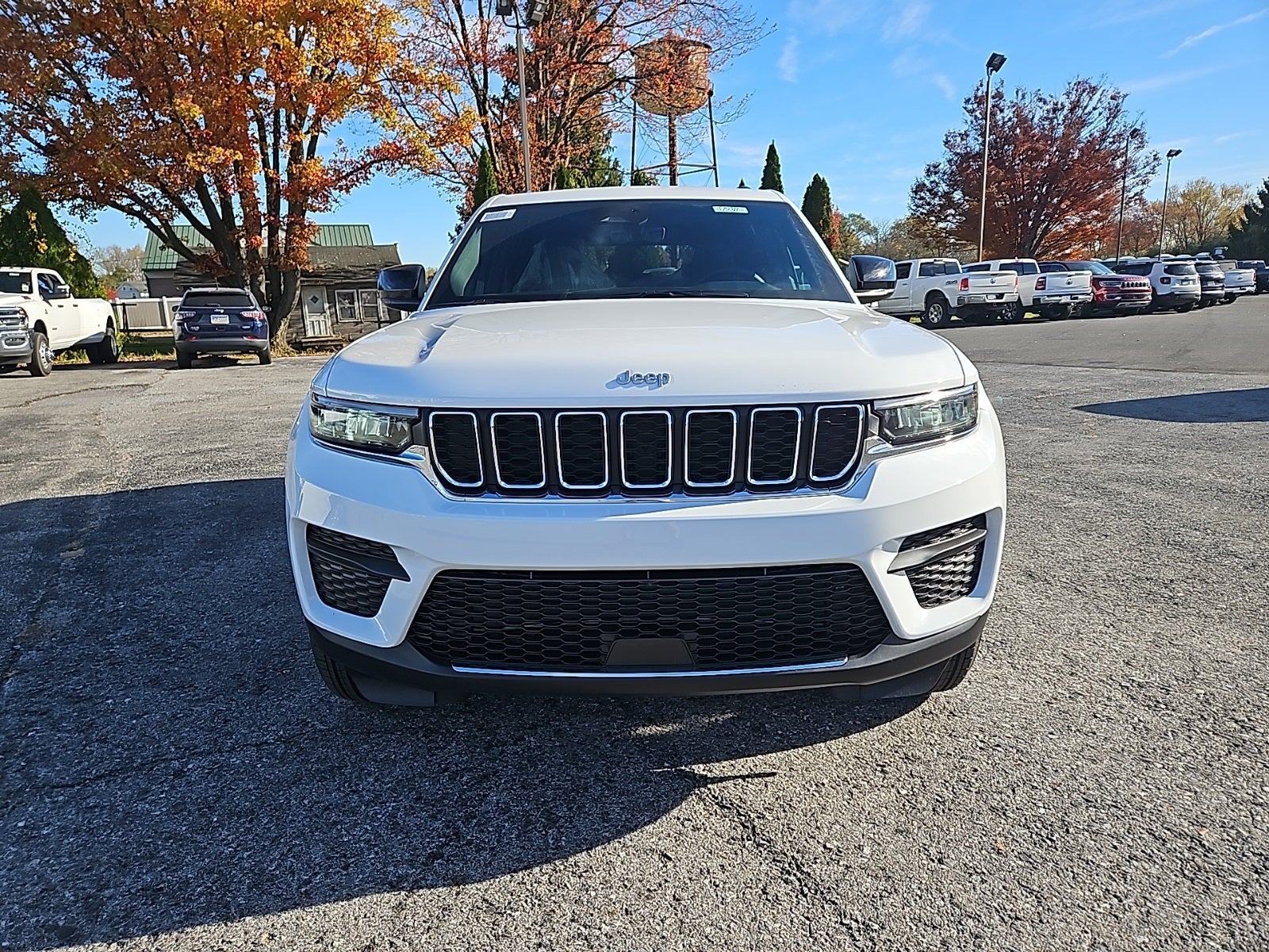 2025 Jeep Grand Cherokee GRAND CHEROKEE LAREDO X 4X4