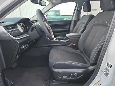 2024 Jeep Grand Cherokee Laredo 4x4