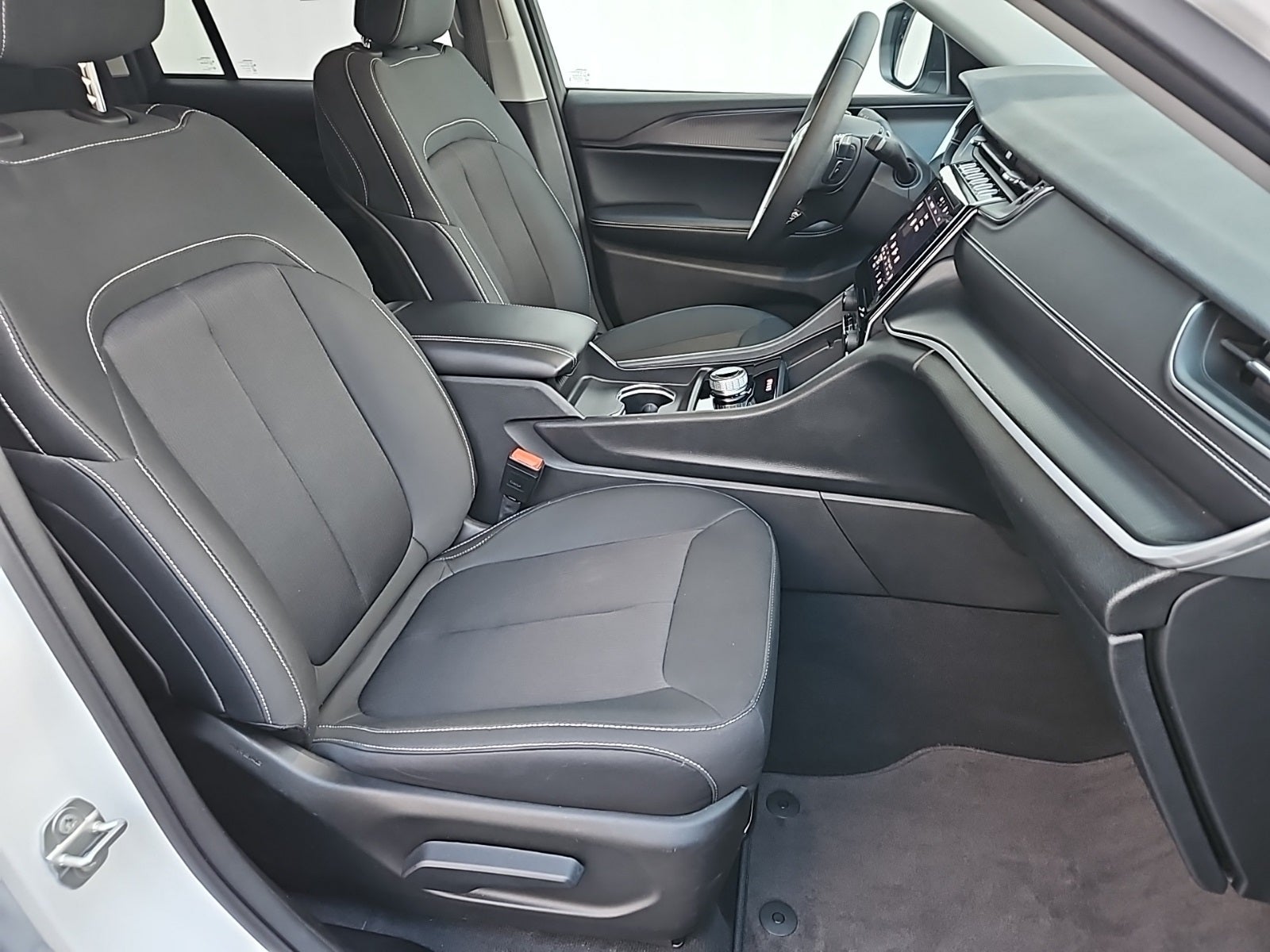 2024 Jeep Grand Cherokee Laredo 4x4