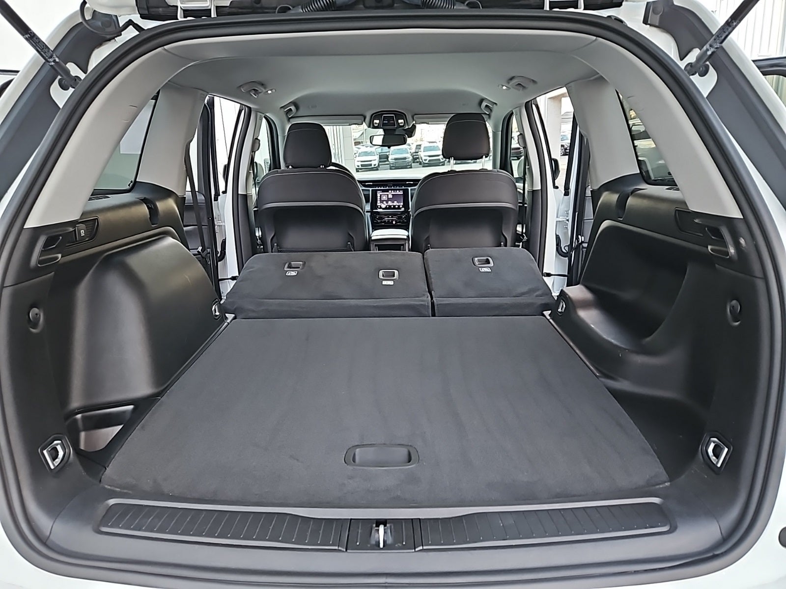 2024 Jeep Grand Cherokee Laredo 4x4