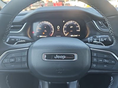 2025 Jeep Grand Cherokee GRAND CHEROKEE LAREDO X 4X4
