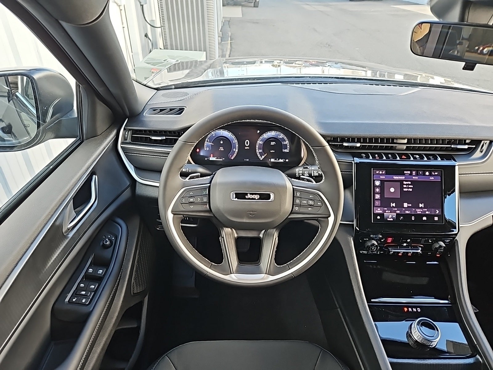 2025 Jeep Grand Cherokee GRAND CHEROKEE LAREDO X 4X4