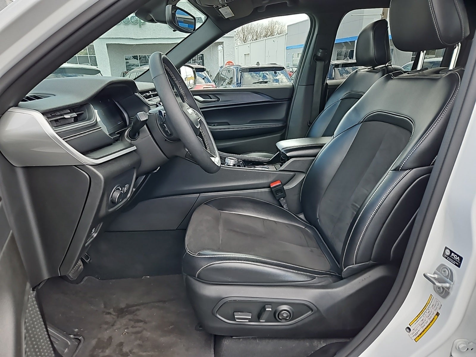 2023 Jeep Grand Cherokee Altitude 4x4