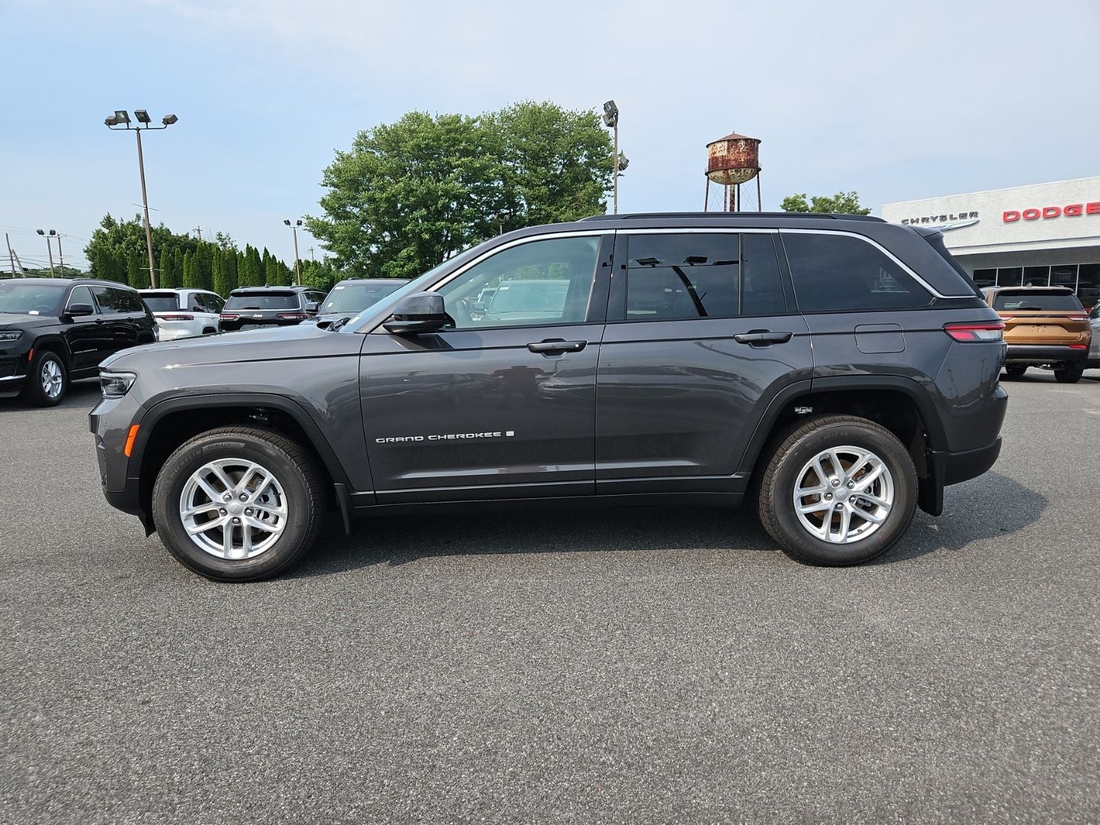 2026 Jeep Grand Cherokee GRAND CHEROKEE LAREDO X 4X4