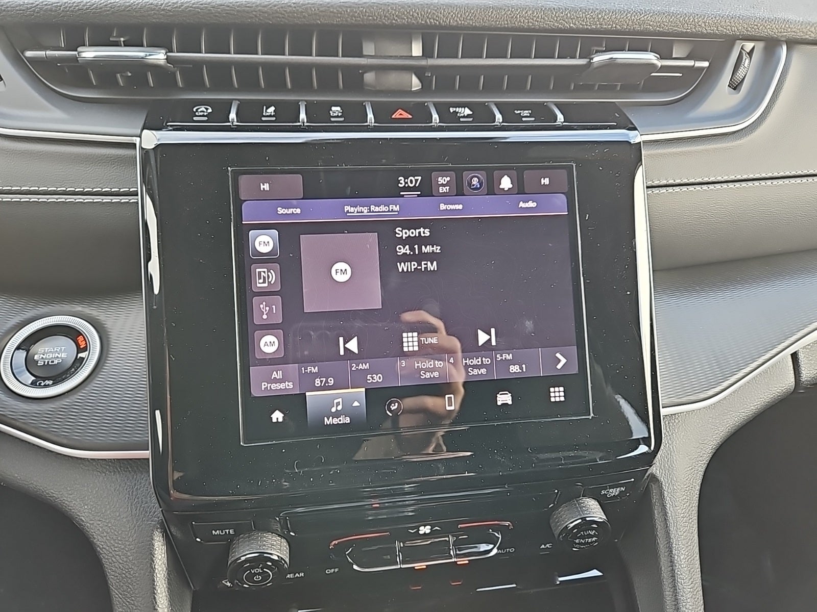 2025 Jeep Grand Cherokee GRAND CHEROKEE LAREDO 4X4