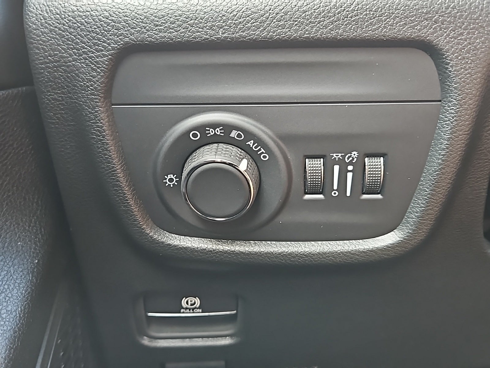 2025 Jeep Grand Cherokee Laredo X 4x4