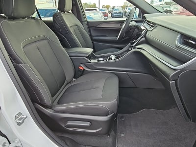 2025 Jeep Grand Cherokee Laredo X 4x4