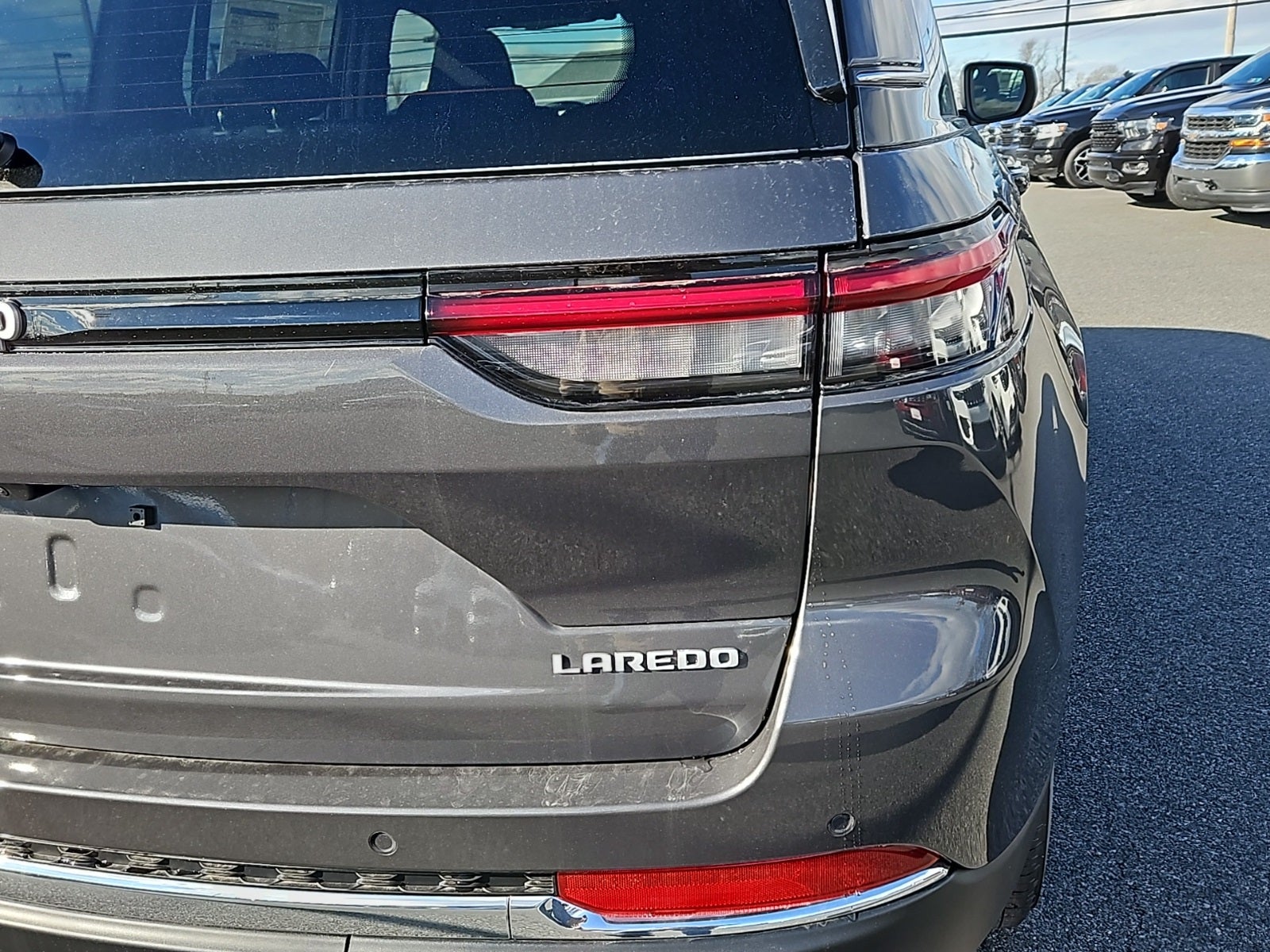 2025 Jeep Grand Cherokee GRAND CHEROKEE LAREDO X 4X4