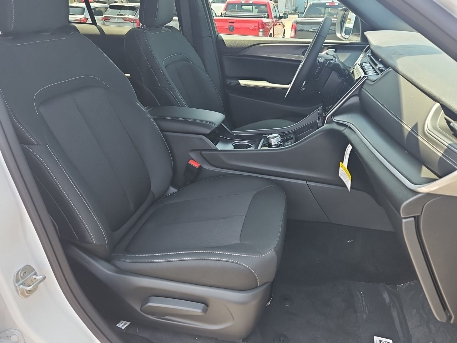 2026 Jeep Grand Cherokee GRAND CHEROKEE LAREDO X 4X4