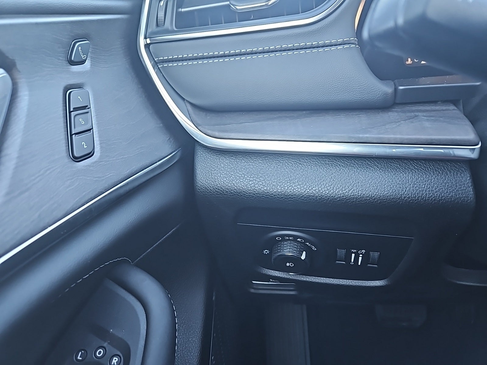 2025 Jeep Grand Cherokee GRAND CHEROKEE OVERLAND 4X4