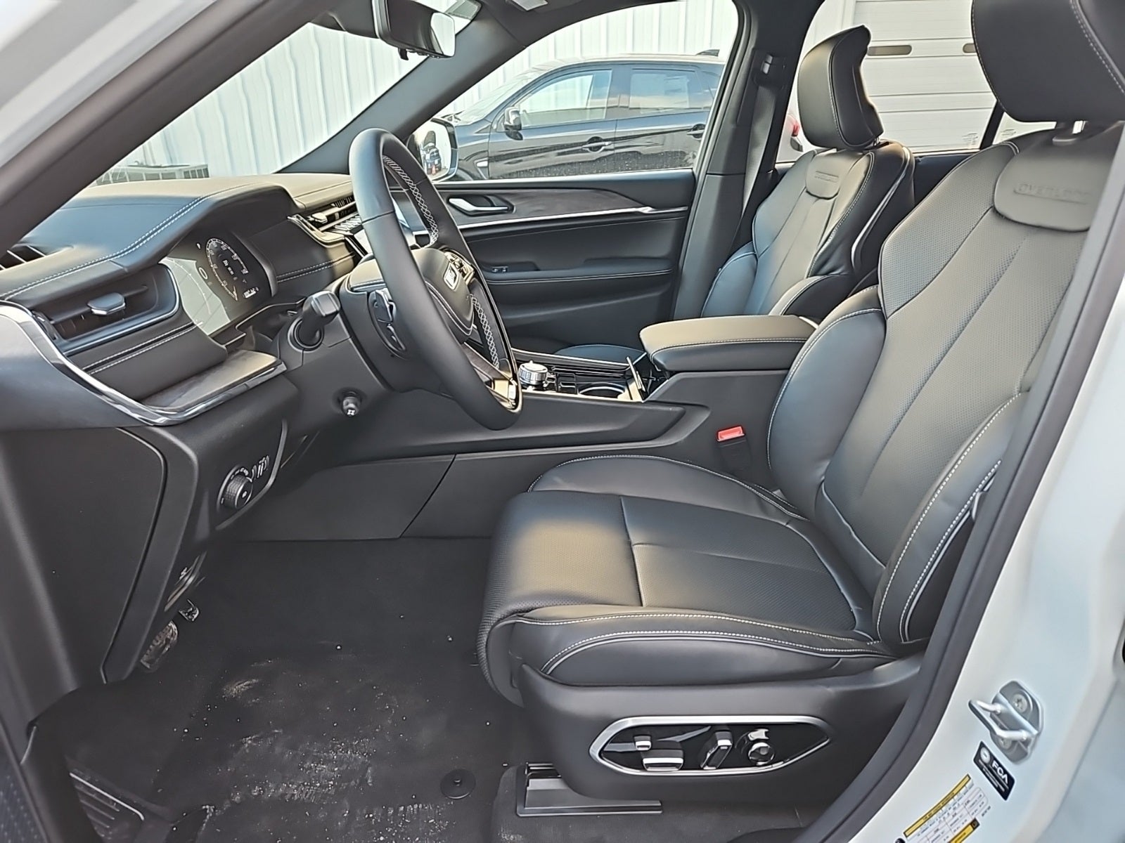 2025 Jeep Grand Cherokee GRAND CHEROKEE OVERLAND 4X4