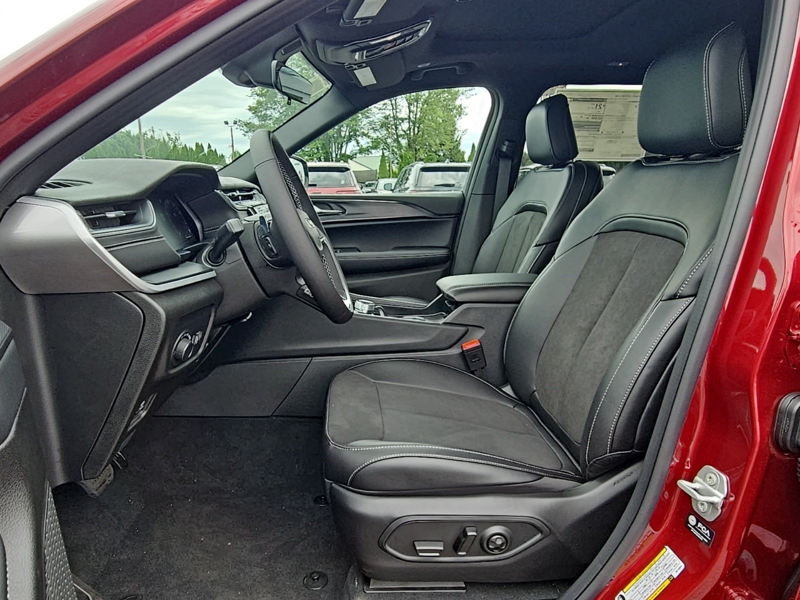 2025 Jeep Grand Cherokee GRAND CHEROKEE L ALTITUDE X 4X4