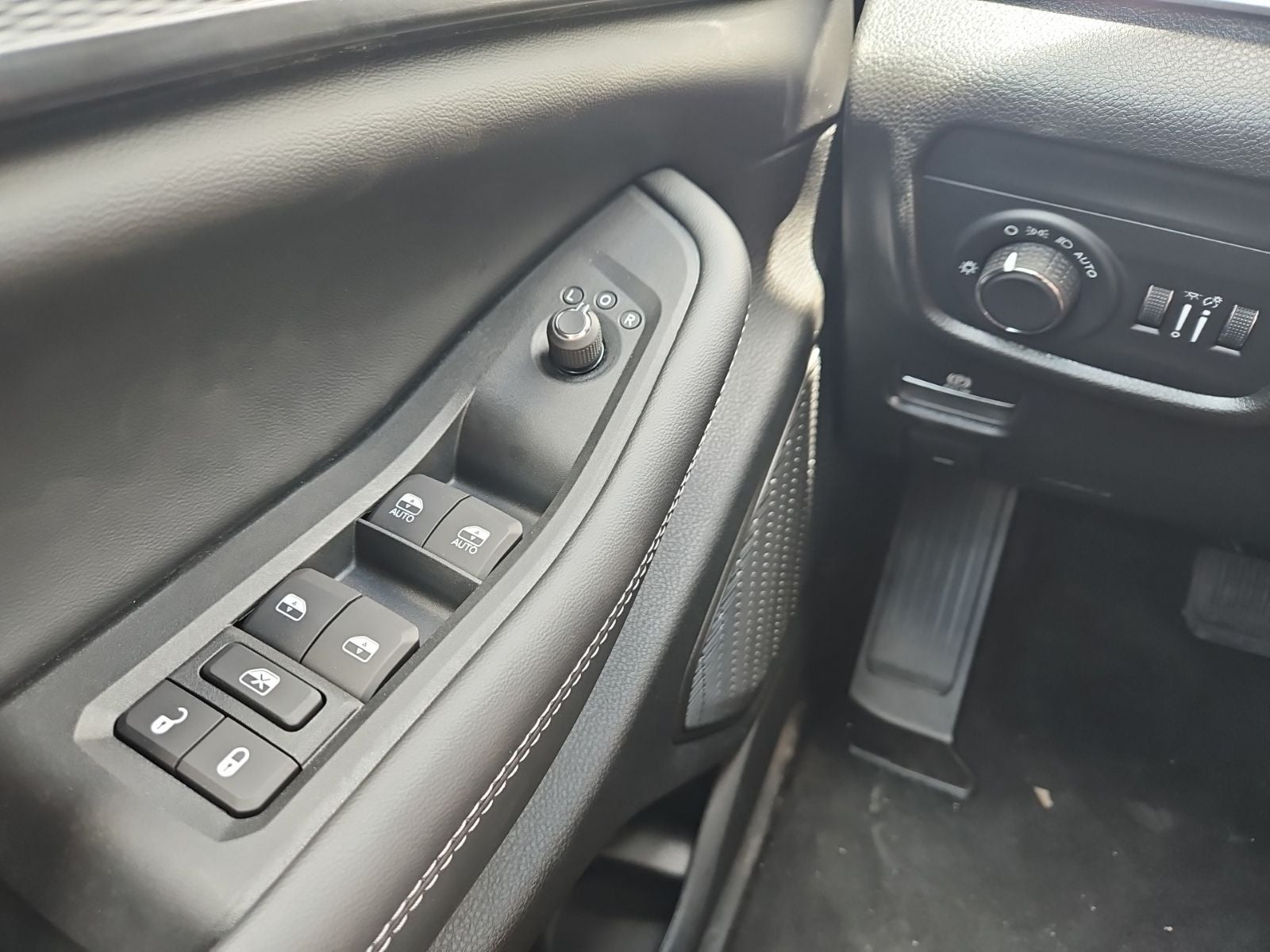 2026 Jeep Grand Cherokee GRAND CHEROKEE L LAREDO 4X4