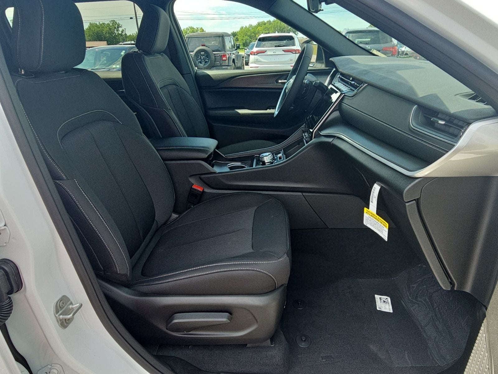 2026 Jeep Grand Cherokee GRAND CHEROKEE L LAREDO 4X4