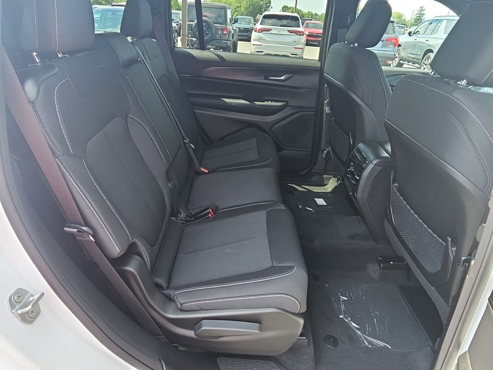 2026 Jeep Grand Cherokee GRAND CHEROKEE L LAREDO 4X4