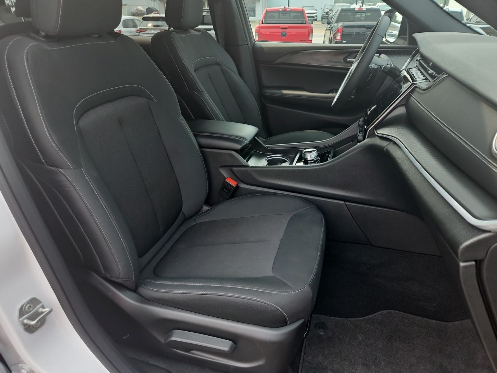 2025 Jeep Grand Cherokee L Laredo X 4x4