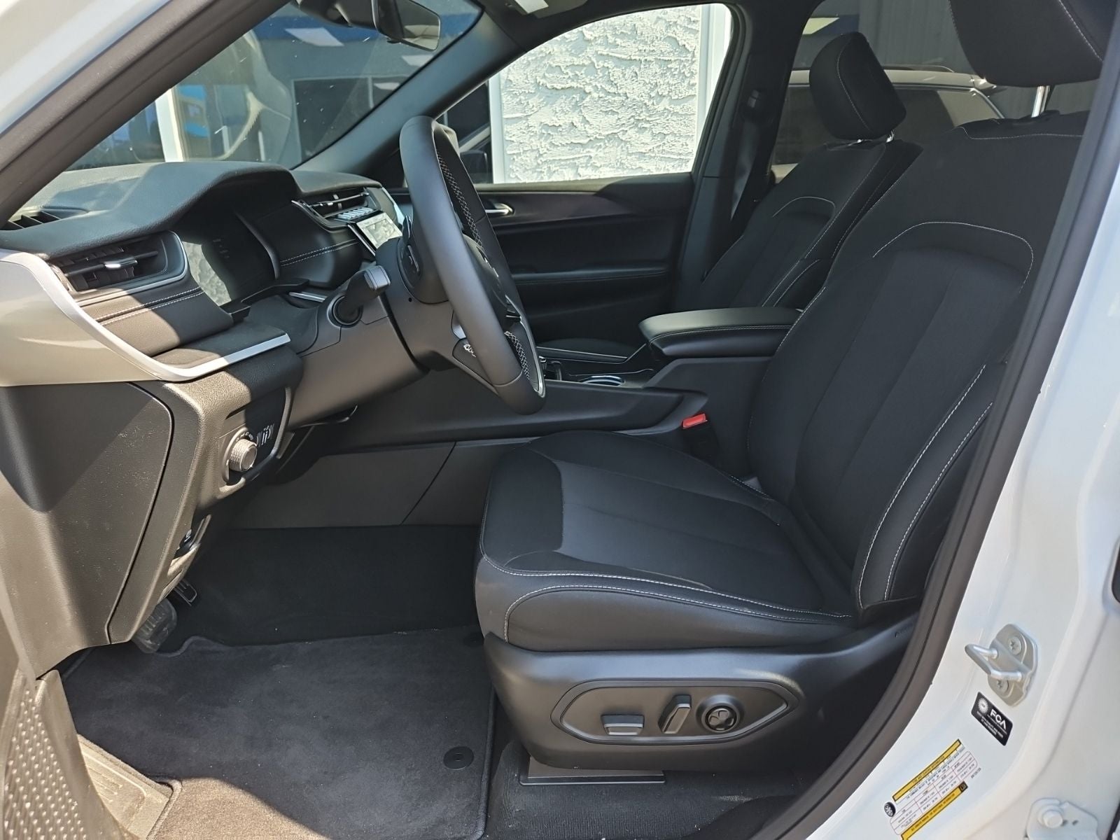 2025 Jeep Grand Cherokee L Laredo X 4x4