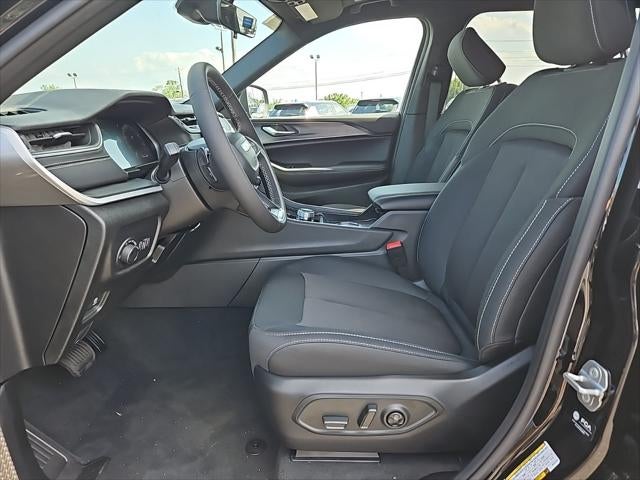 2025 Jeep Grand Cherokee GRAND CHEROKEE L LAREDO X 4X4