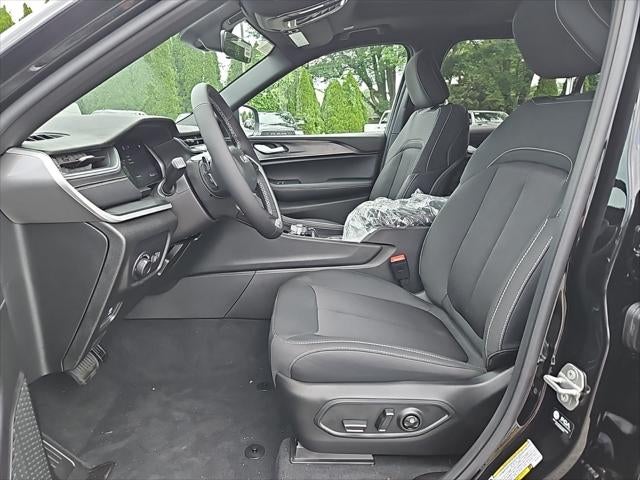 2025 Jeep Grand Cherokee GRAND CHEROKEE L LAREDO X 4X4