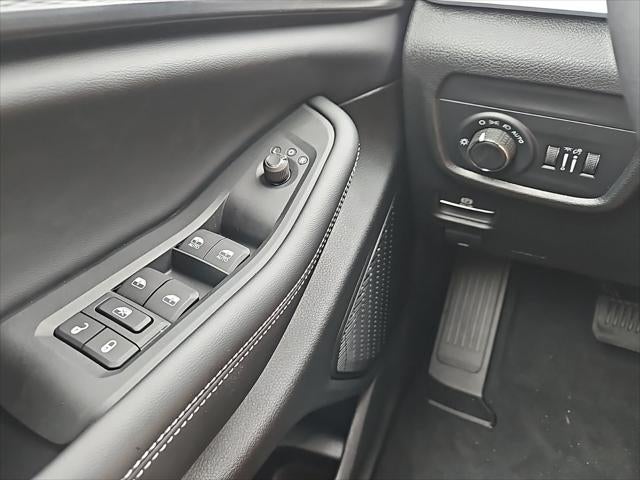 2025 Jeep Grand Cherokee GRAND CHEROKEE L LAREDO X 4X4