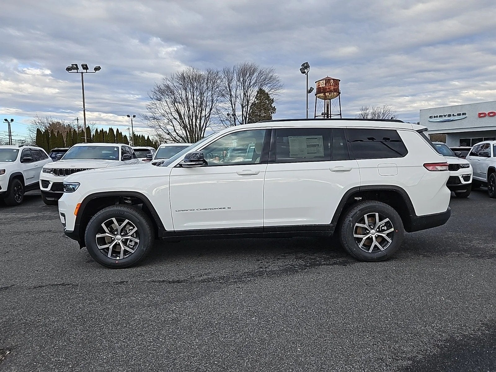 2025 Jeep Grand Cherokee GRAND CHEROKEE L LIMITED 4X4