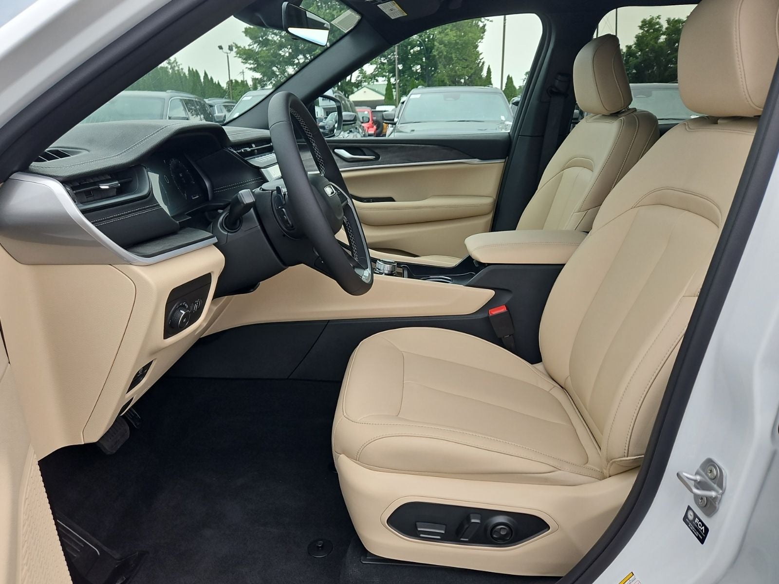 2026 Jeep Grand Cherokee GRAND CHEROKEE L LIMITED 4X4