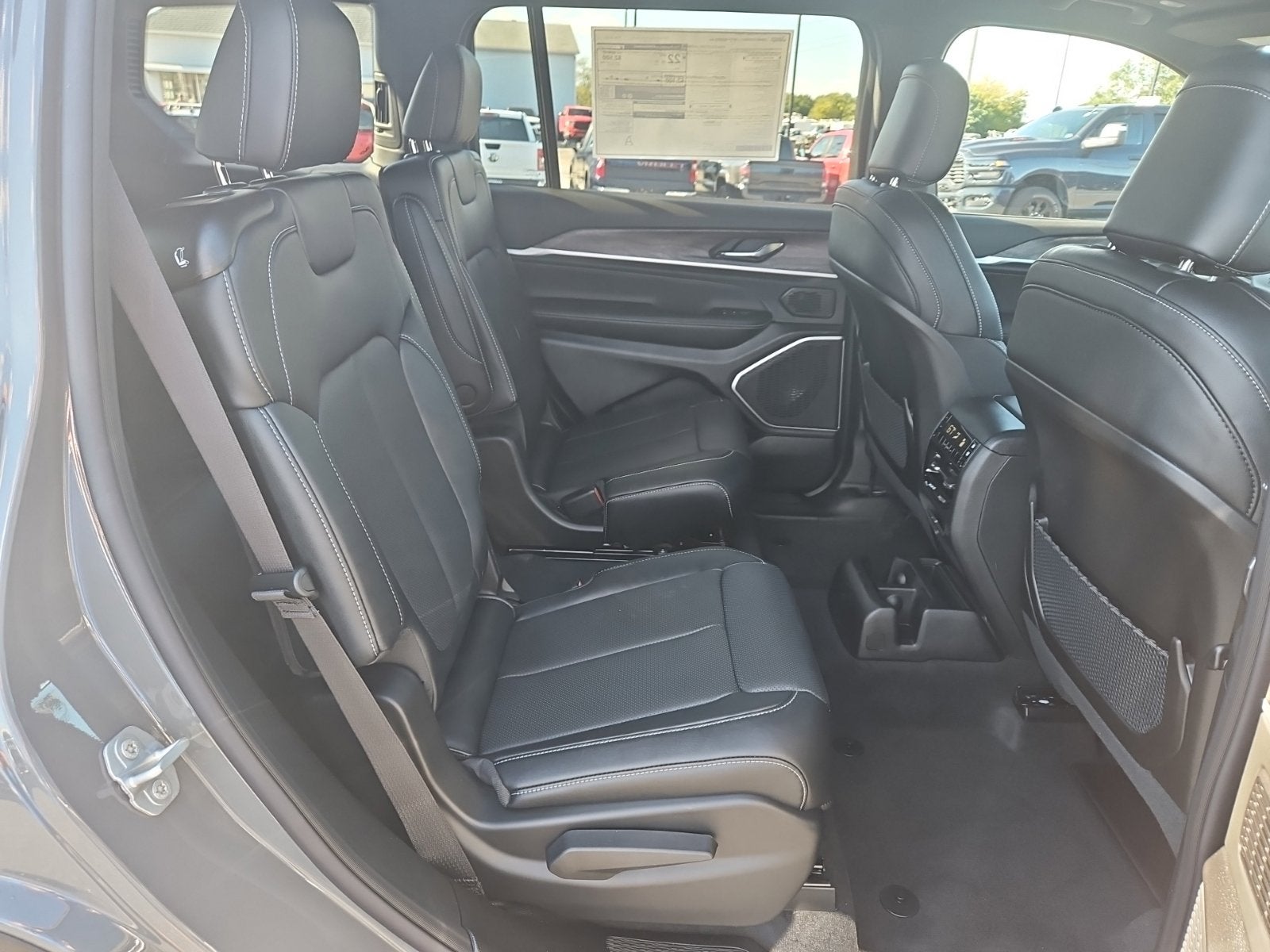 2027 Jeep Grand Cherokee GRAND CHEROKEE L LIMITED RESERVE 4X4
