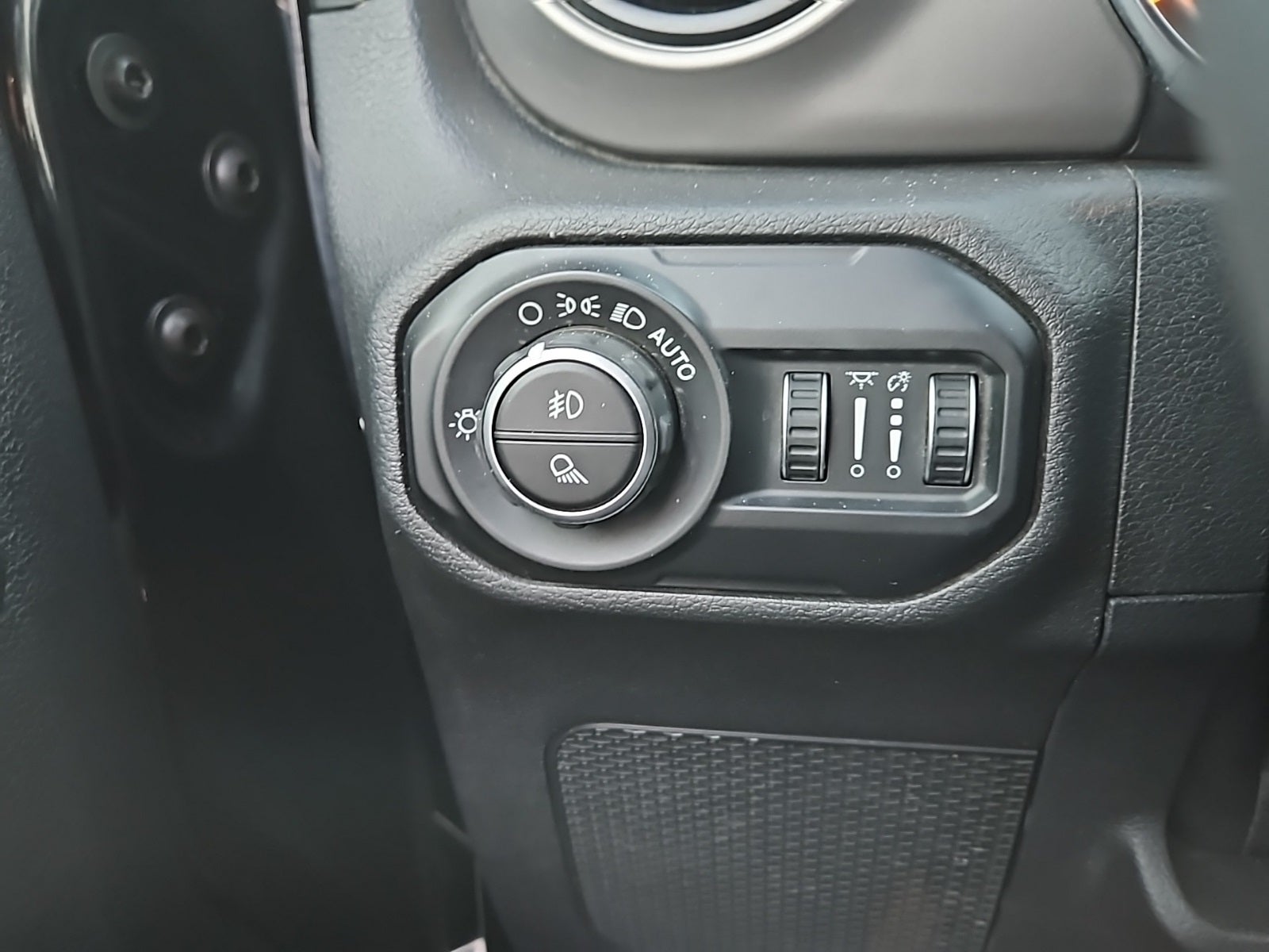 2020 Jeep Gladiator Sport S 4X4