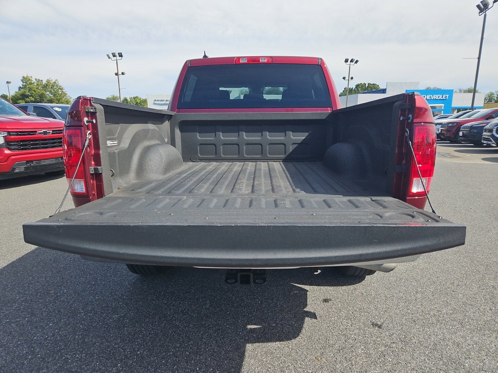 2024 RAM 1500 Classic Tradesman Crew Cab 4x4 5'7' Box