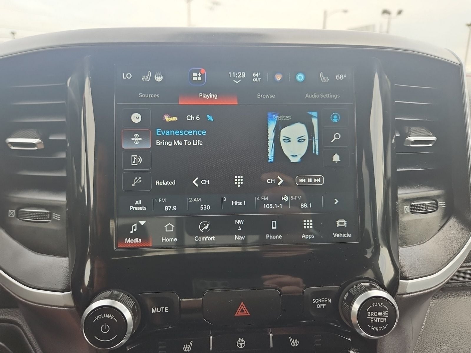 2022 RAM 1500 Big Horn Crew Cab 4x4 5'7' Box