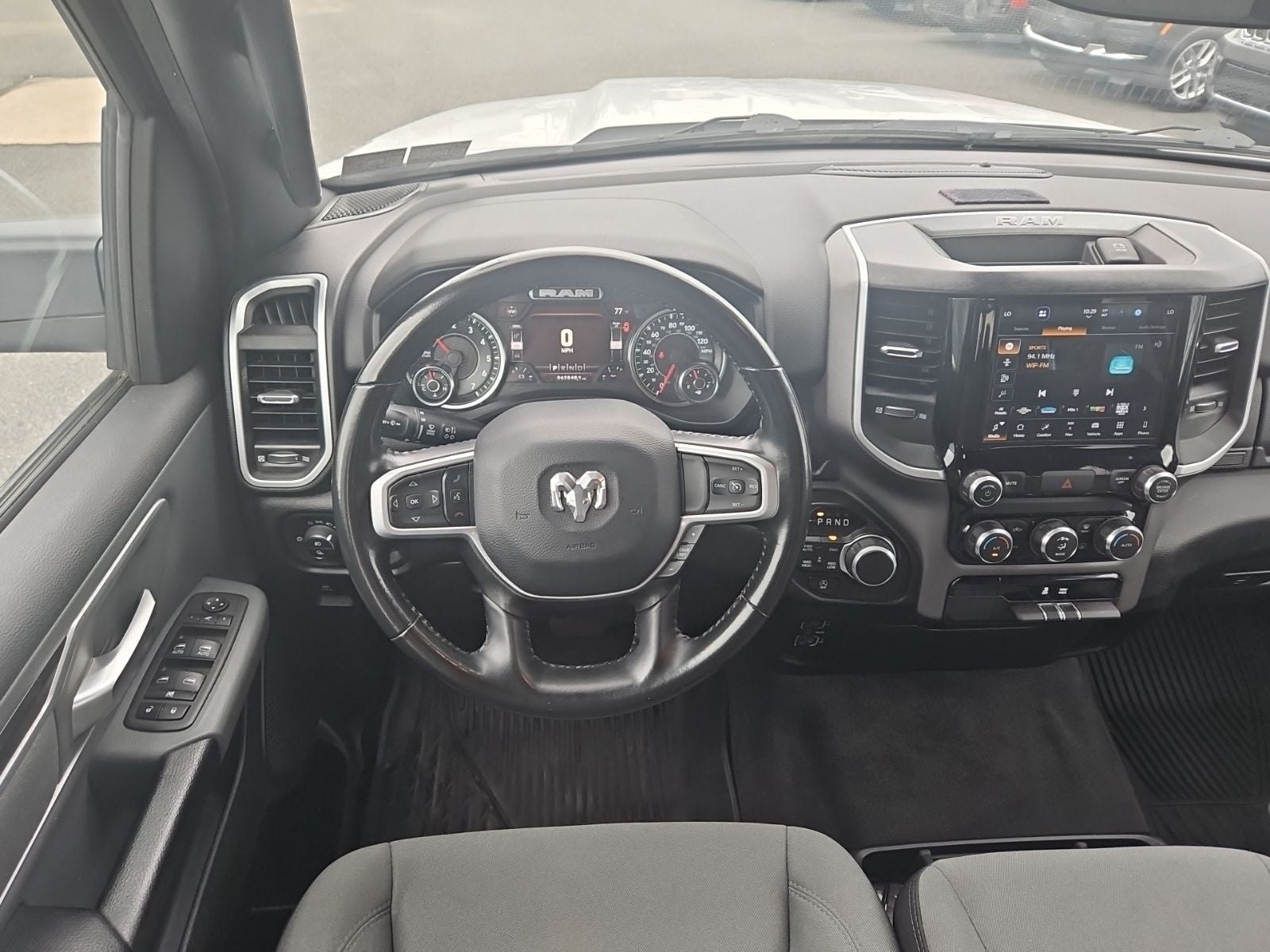 2022 RAM 1500 Big Horn Crew Cab 4x4 5'7' Box