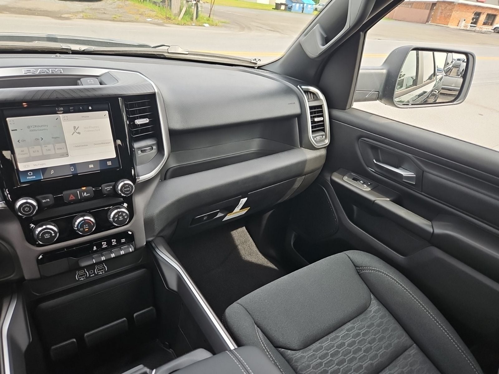 2026 RAM 1500 RAM 1500 EXPRESS CREW CAB 4X4 5'7' BOX