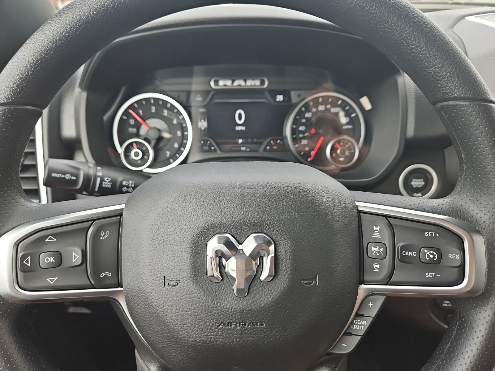 2026 RAM 1500 RAM 1500 EXPRESS CREW CAB 4X4 5'7' BOX