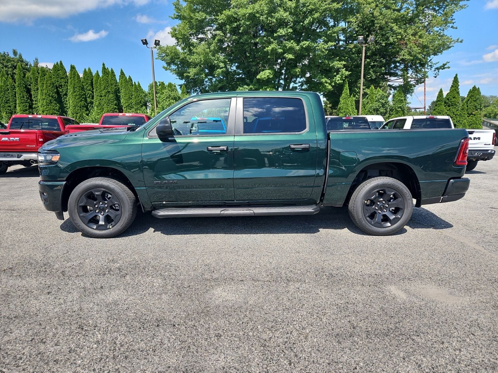 2026 RAM 1500 RAM 1500 EXPRESS CREW CAB 4X4 5'7' BOX