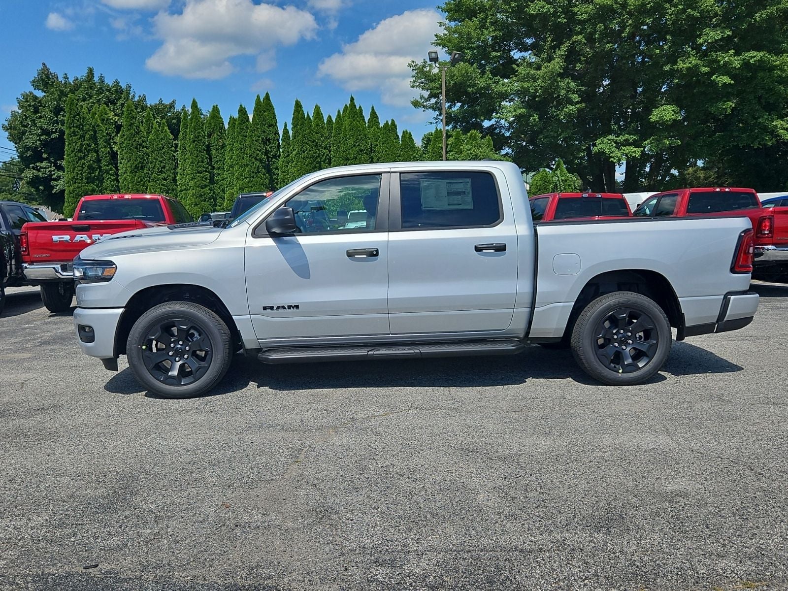 2026 RAM 1500 RAM 1500 EXPRESS CREW CAB 4X4 5'7' BOX