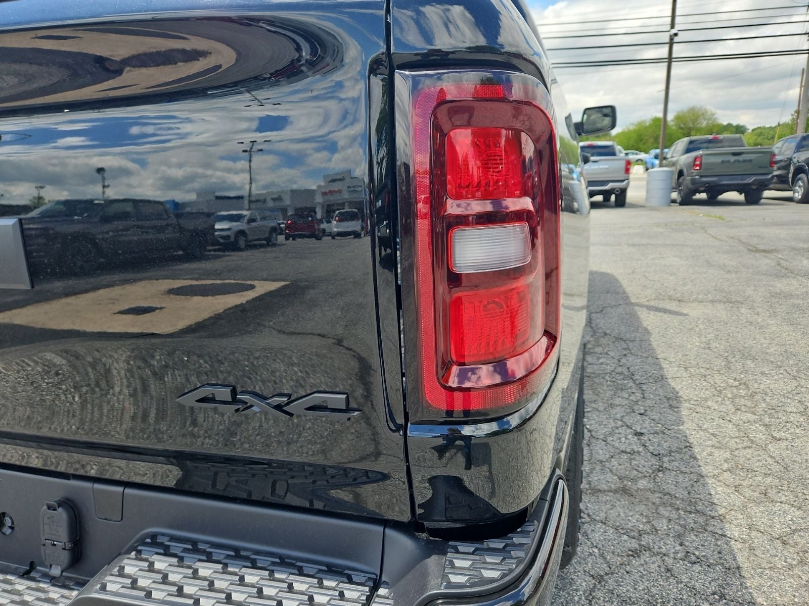 2026 RAM Ram 1500 RAM 1500 EXPRESS CREW CAB 4X4 5'7' BOX