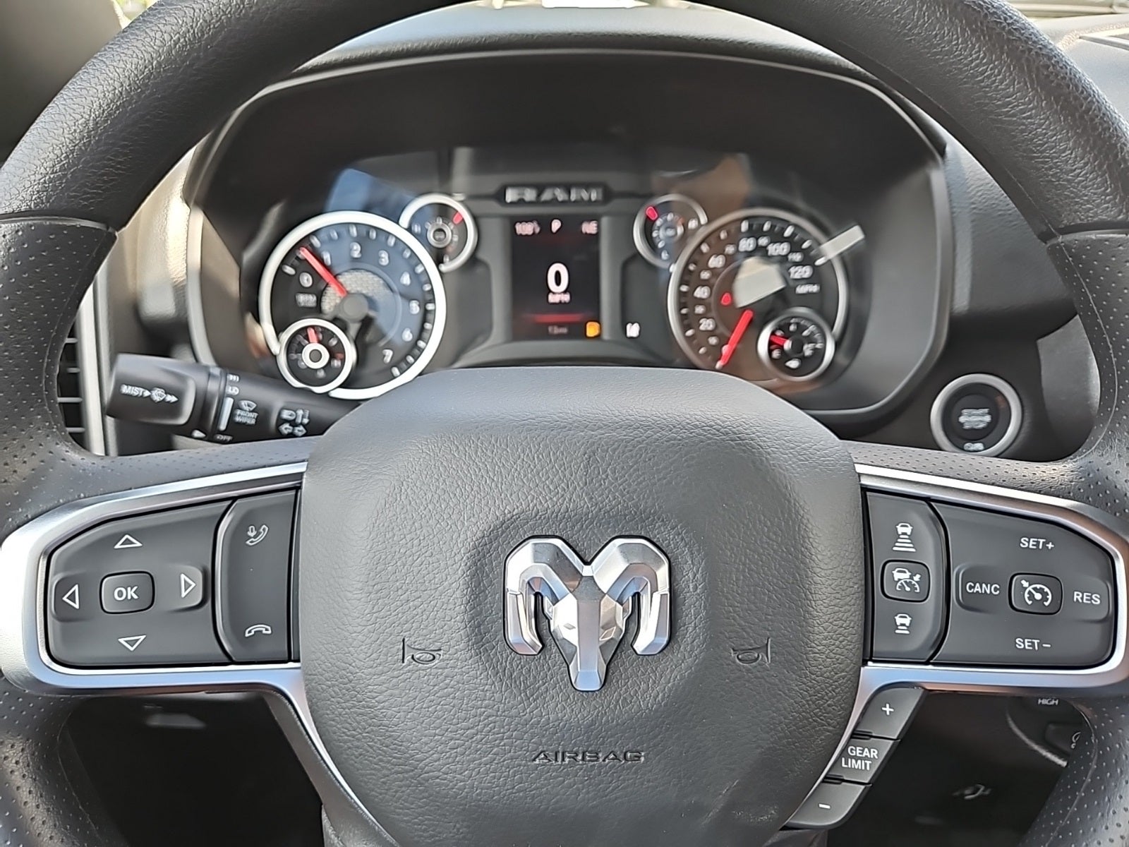 2025 RAM Ram 1500 RAM 1500 TRADESMAN CREW CAB 4X4 5'7' BOX