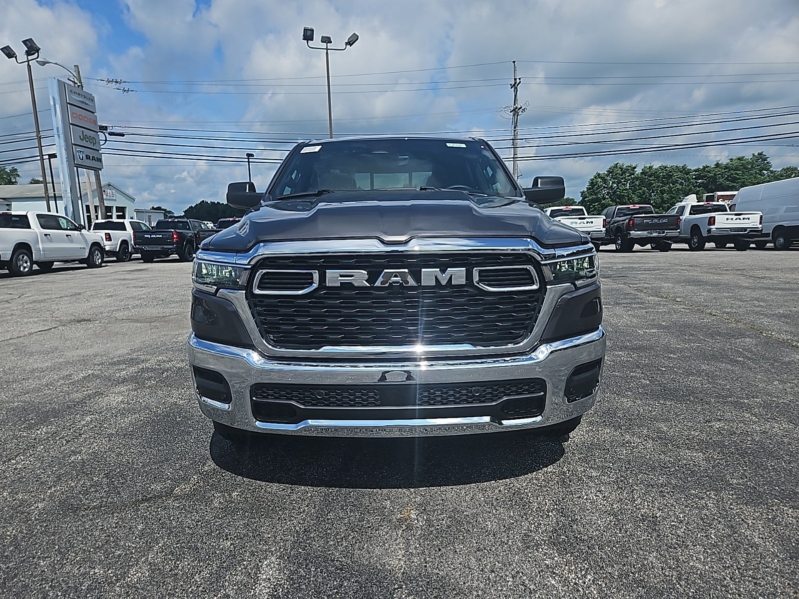 2025 RAM Ram 1500 RAM 1500 TRADESMAN CREW CAB 4X4 5'7' BOX