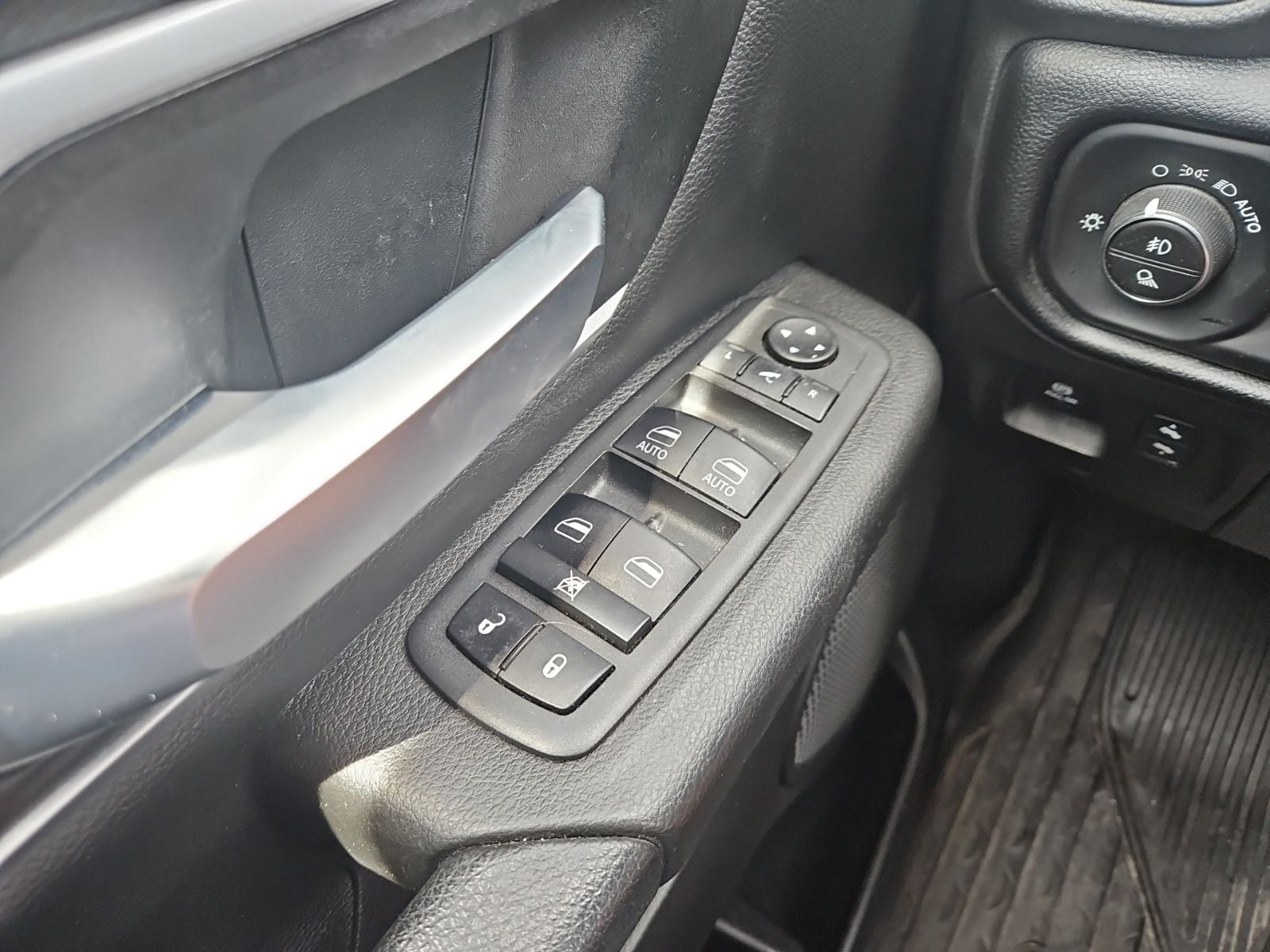 2022 RAM 1500 Big Horn Quad Cab 4x4 6'4' Box