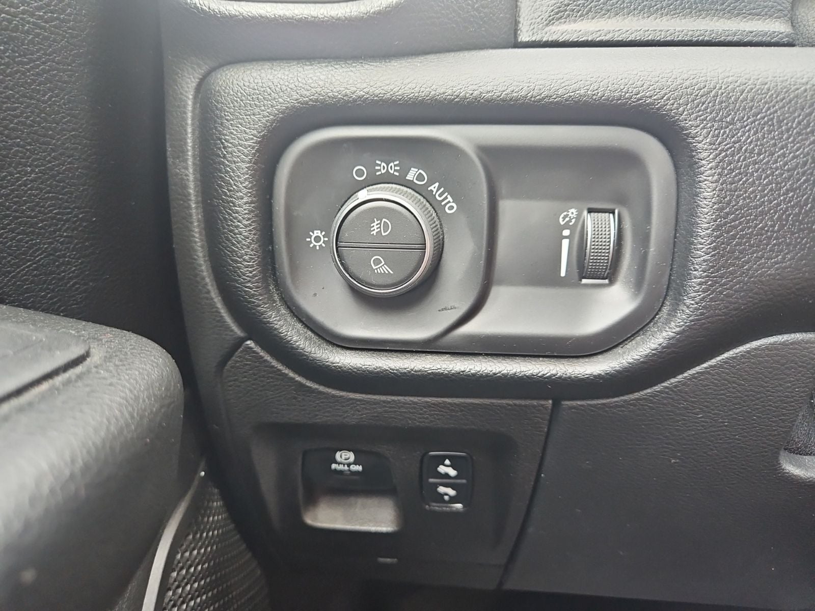 2022 RAM 1500 Big Horn Quad Cab 4x4 6'4' Box