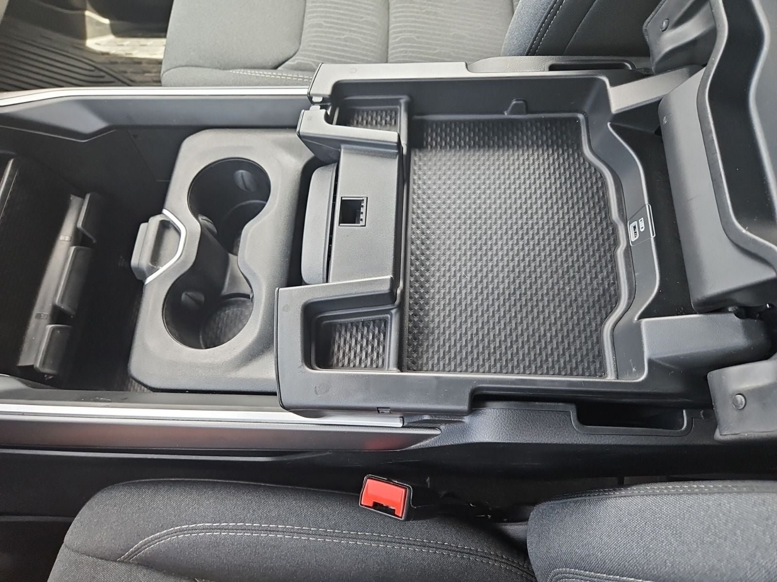 2022 RAM 1500 Big Horn Quad Cab 4x4 6'4' Box
