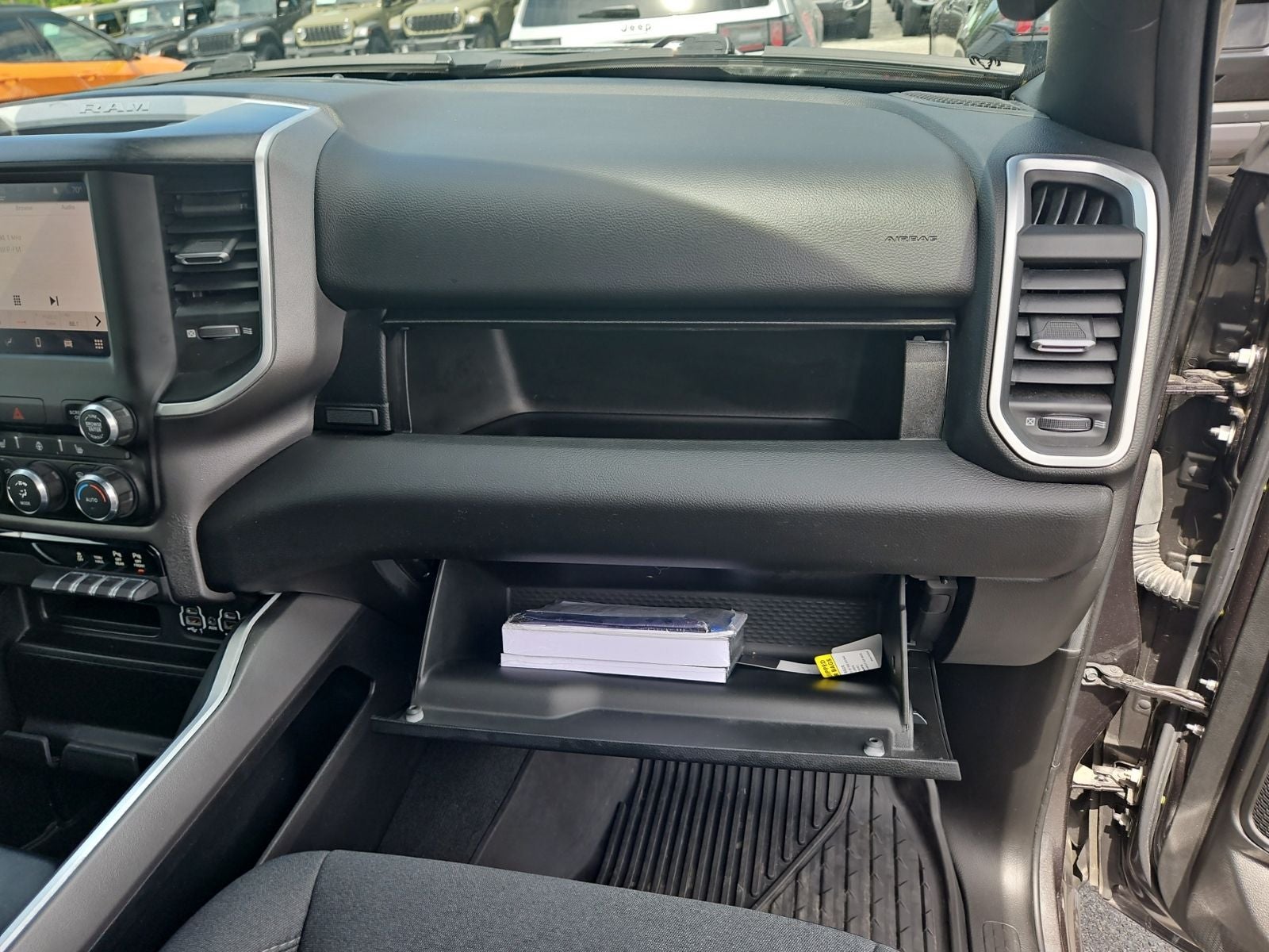 2022 RAM 1500 Big Horn Quad Cab 4x4 6'4' Box